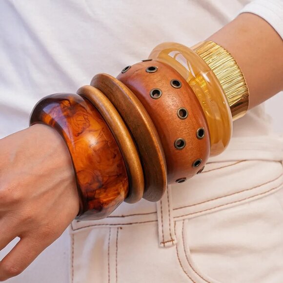 Western Style Riveted Wood Wide Bangle Bracelet Southwest Accessory - Picture 3 of 3